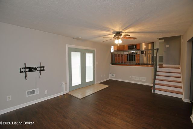 10110 Saint Rene Rd, Louisville, KY 40299