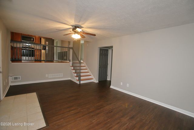 10110 Saint Rene Rd, Louisville, KY 40299