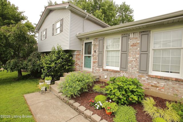 10110 Saint Rene Rd, Louisville, KY 40299
