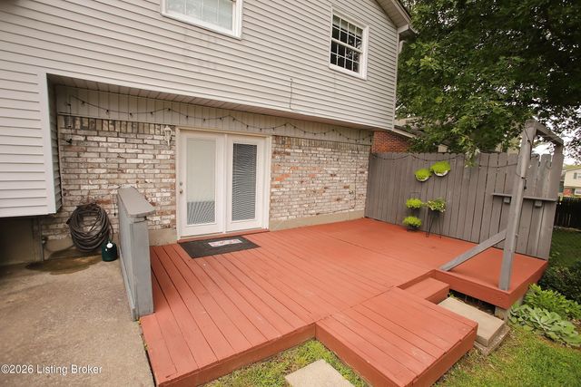10110 Saint Rene Rd, Louisville, KY 40299