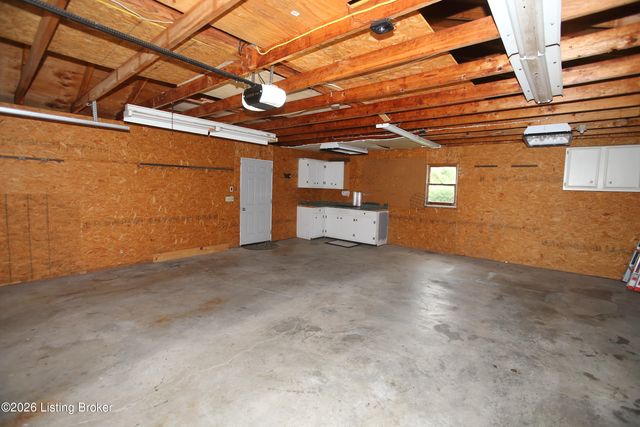 10110 Saint Rene Rd, Louisville, KY 40299