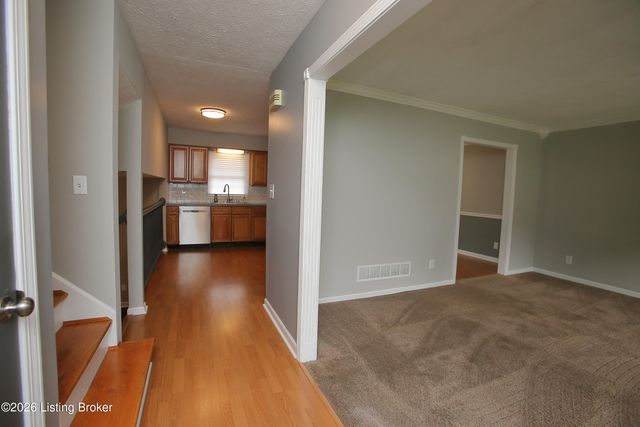 10110 Saint Rene Rd, Louisville, KY 40299