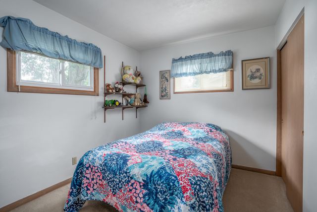 979 N Lincoln Avenue, Davenport, IA 52804