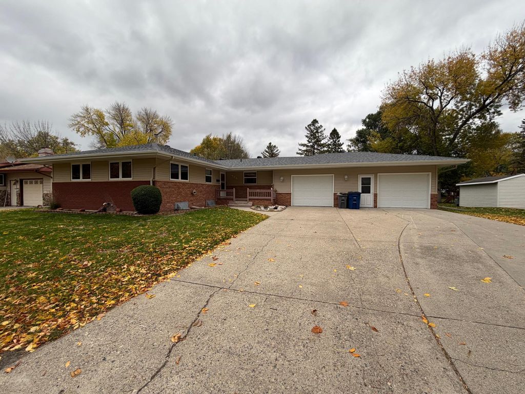 904 20th Street N, Moorhead, MN 56560 — photo 2