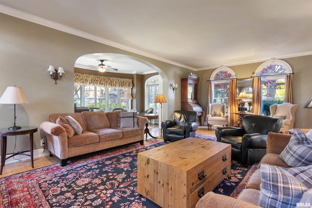 4129 7TH Avenue, Moline, IL 61265