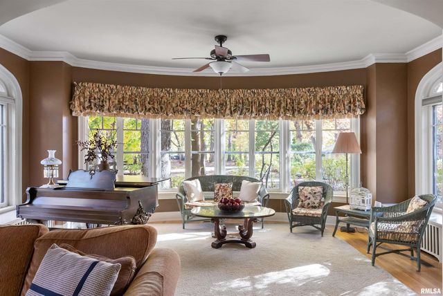 4129 7TH Avenue, Moline, IL 61265