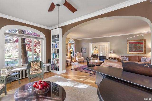 4129 7TH Avenue, Moline, IL 61265