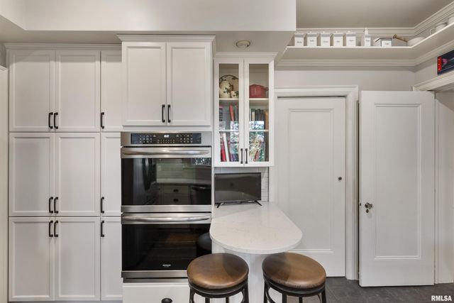 4129 7TH Avenue, Moline, IL 61265