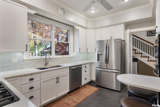 4129 7TH Avenue, Moline, IL 61265