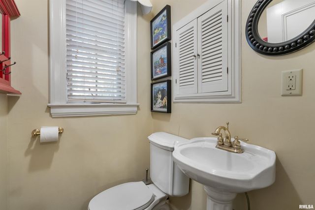 4129 7TH Avenue, Moline, IL 61265