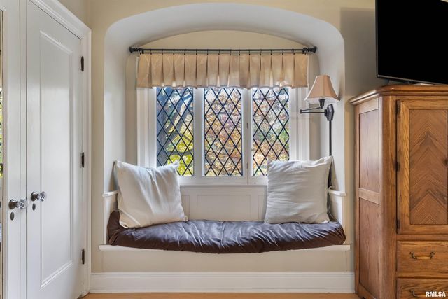 4129 7TH Avenue, Moline, IL 61265