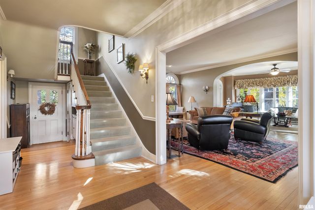 4129 7TH Avenue, Moline, IL 61265