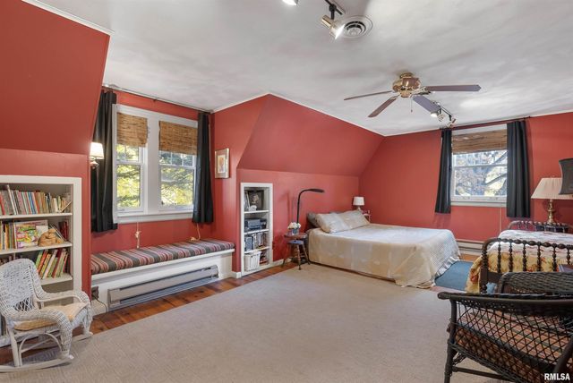 4129 7TH Avenue, Moline, IL 61265