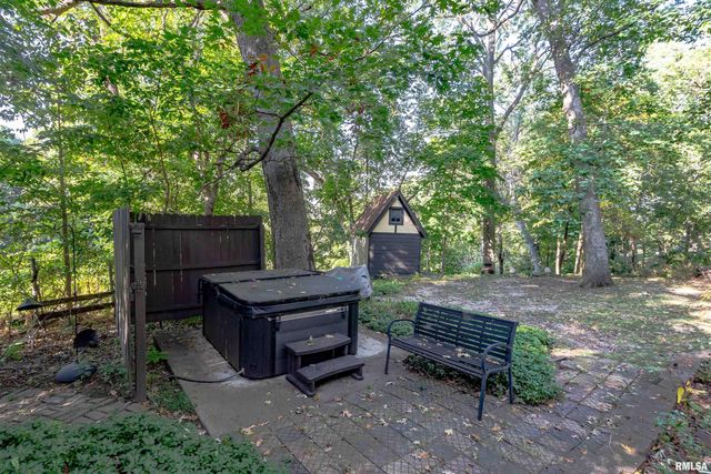 4129 7TH Avenue, Moline, IL 61265