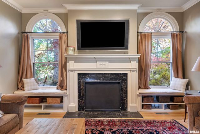 4129 7TH Avenue, Moline, IL 61265