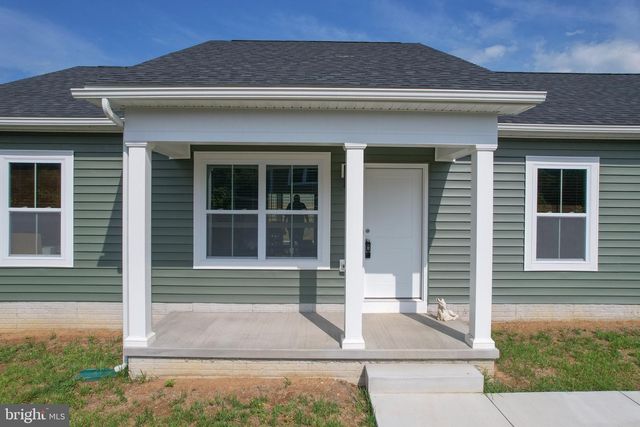 147 GREG DR, Berkeley Springs, WV 25411