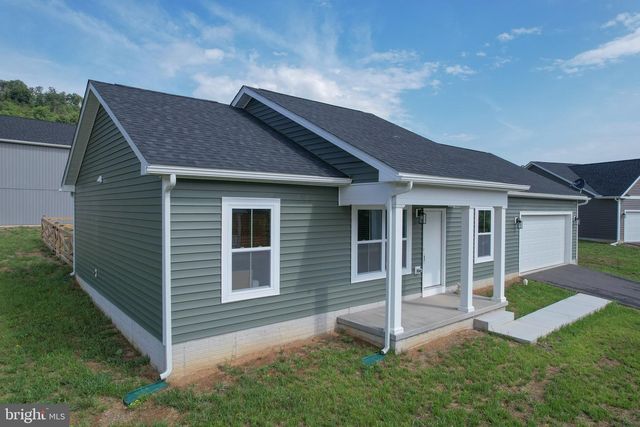 147 GREG DR, Berkeley Springs, WV 25411