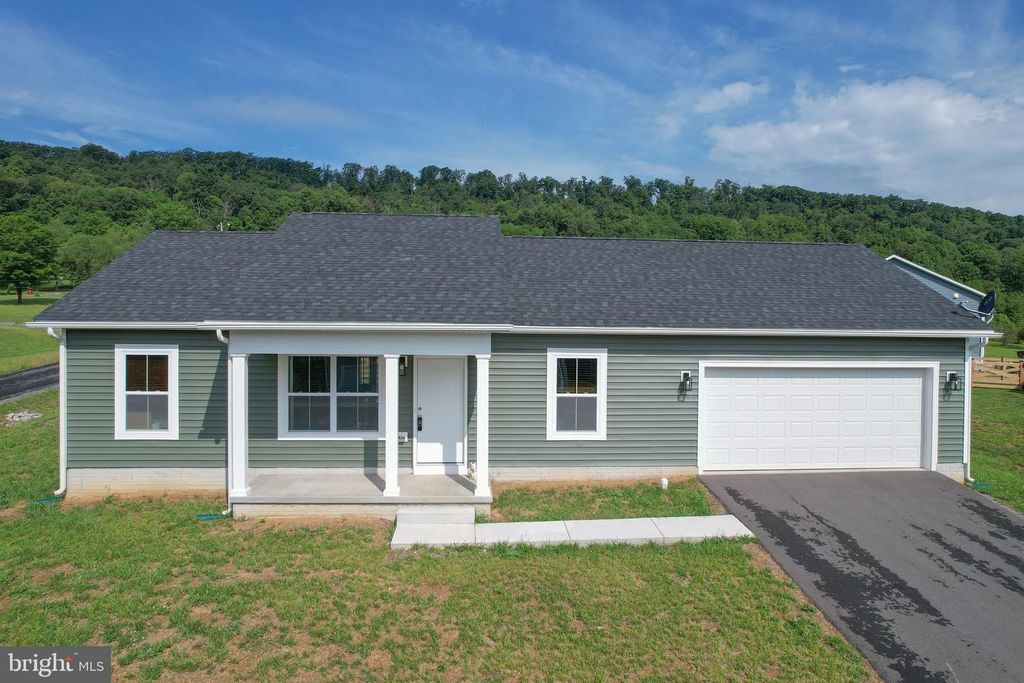147 GREG DR, Berkeley Springs, WV 25411