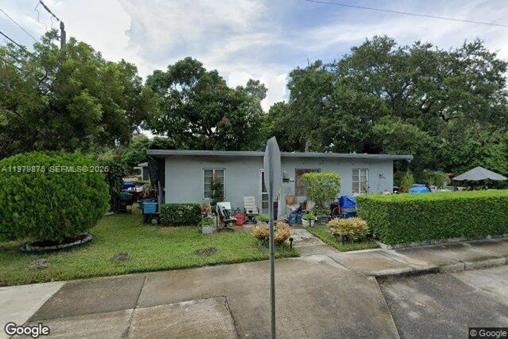 3490 Plaza Street, Miami, FL 33133