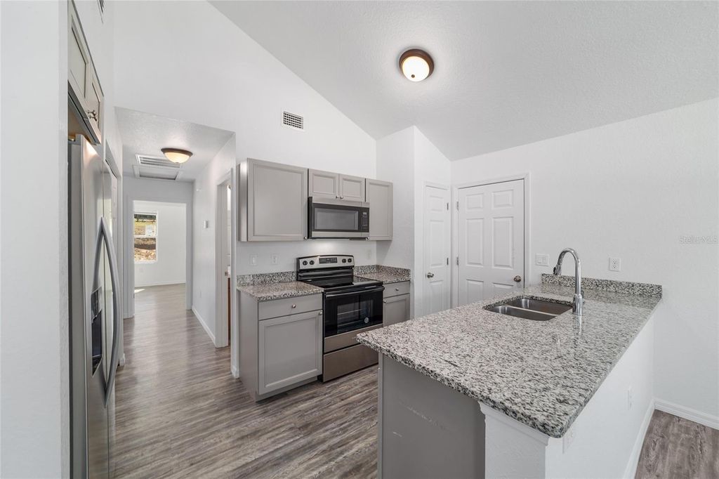 Image 17 of property listing at 15310 SW 40TH PLACE ROAD, Ocala, FL 34481