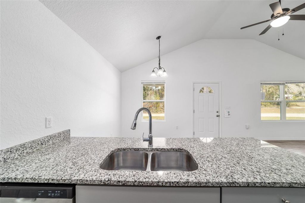 Image 20 of property listing at 15310 SW 40TH PLACE ROAD, Ocala, FL 34481