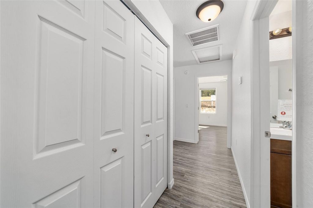 Image 22 of property listing at 15310 SW 40TH PLACE ROAD, Ocala, FL 34481