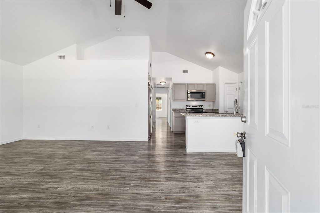 Image 4 of property listing at 15310 SW 40TH PLACE ROAD, Ocala, FL 34481