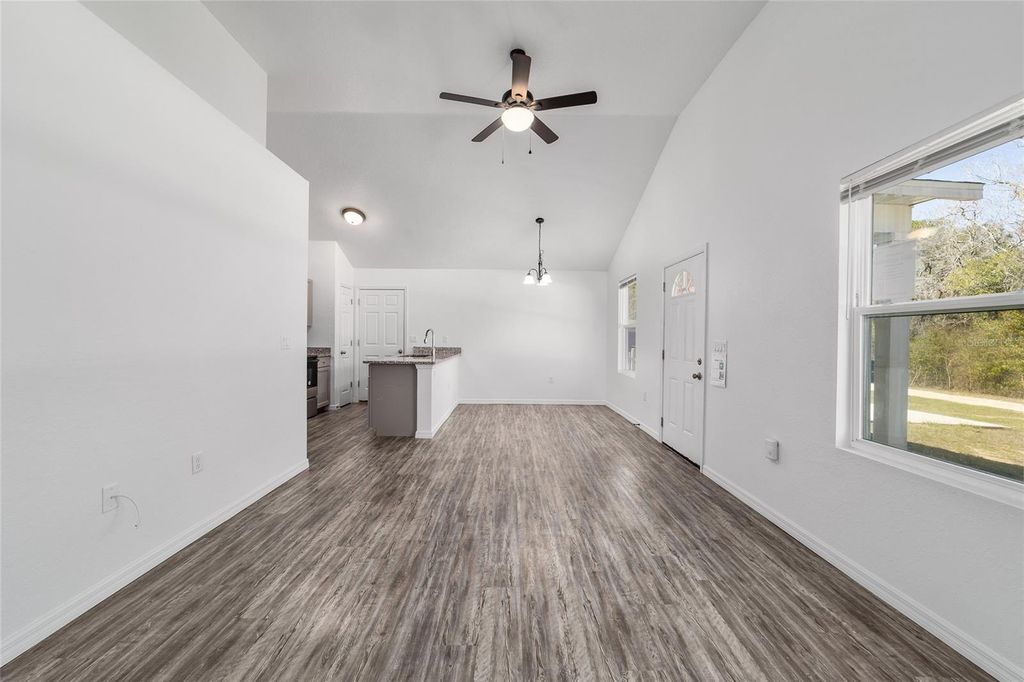 Image 9 of property listing at 15310 SW 40TH PLACE ROAD, Ocala, FL 34481