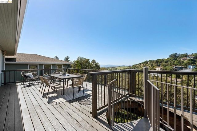 453 Scenic Ave, Piedmont, CA 94611