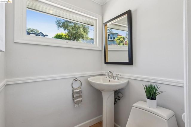 453 Scenic Ave, Piedmont, CA 94611