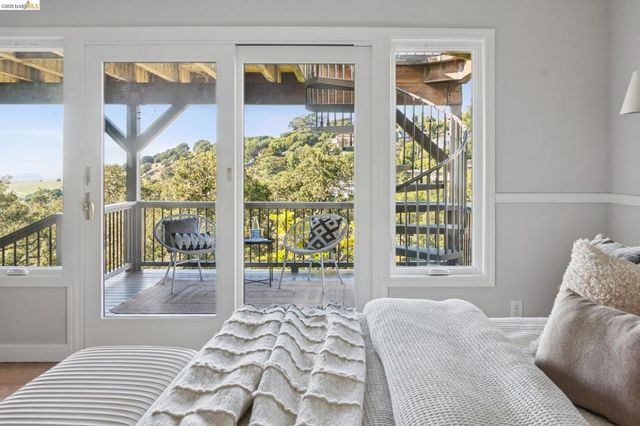 453 Scenic Ave, Piedmont, CA 94611