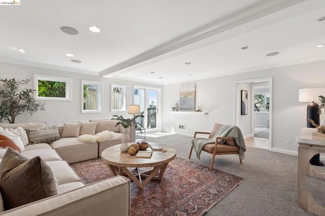 453 Scenic Ave, Piedmont, CA 94611