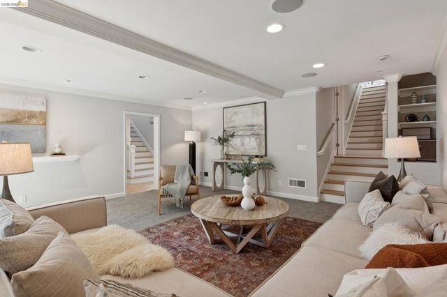 453 Scenic Ave, Piedmont, CA 94611