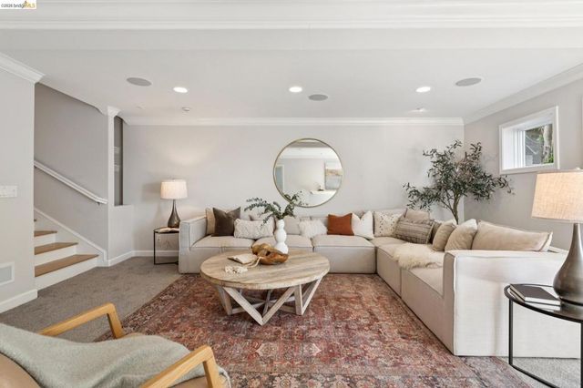 453 Scenic Ave, Piedmont, CA 94611