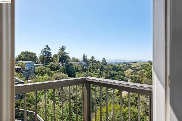 453 Scenic Ave, Piedmont, CA 94611