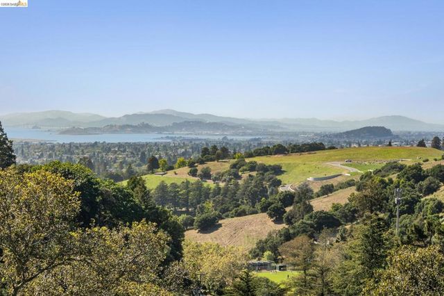 453 Scenic Ave, Piedmont, CA 94611