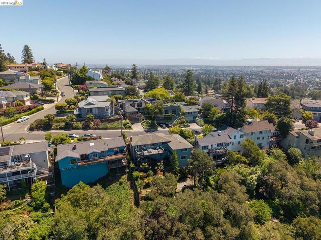 453 Scenic Ave, Piedmont, CA 94611