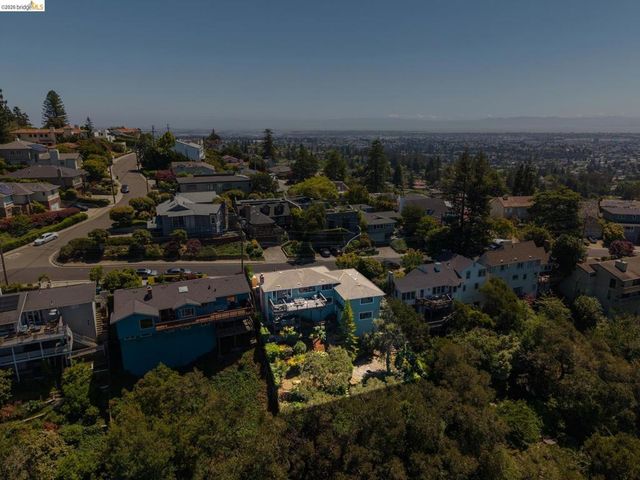 453 Scenic Ave, Piedmont, CA 94611