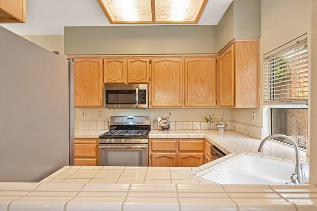 205 Pelham Ct, Roseville, CA 95747