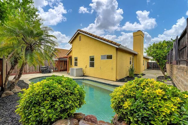 205 Pelham Ct, Roseville, CA 95747