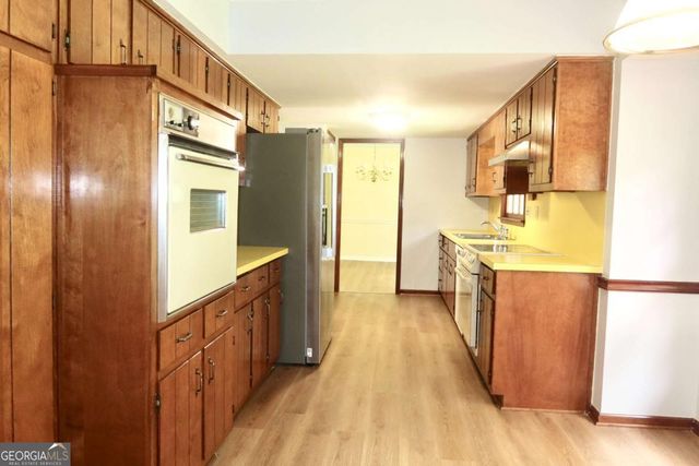 4213 Autumn Hill Drive, Stone Mountain, GA 30083
