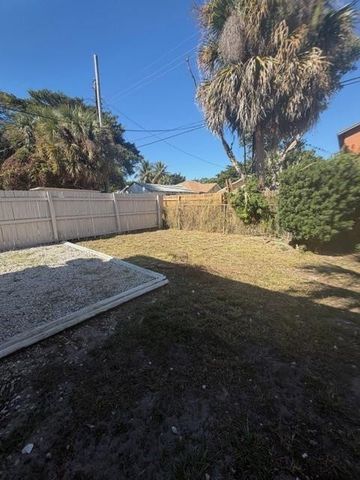 625 54th Street B, West Palm Beach, FL 33407