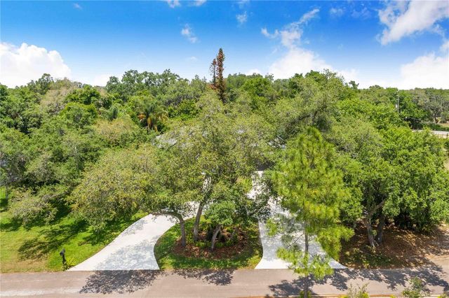 1 PINE FOREST DRIVE, Haines City, FL 33844