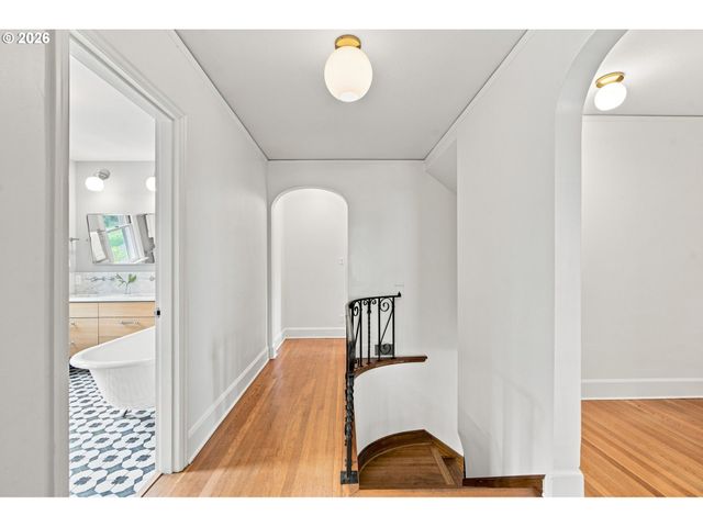 526 Se 65TH Ave, Portland, OR 97215