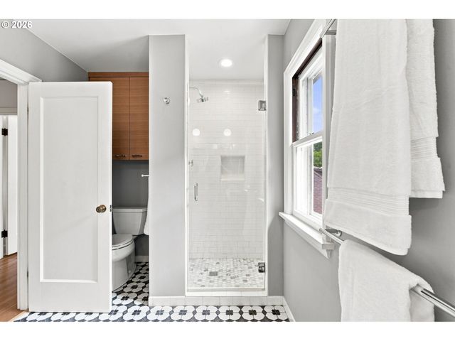 526 Se 65TH Ave, Portland, OR 97215