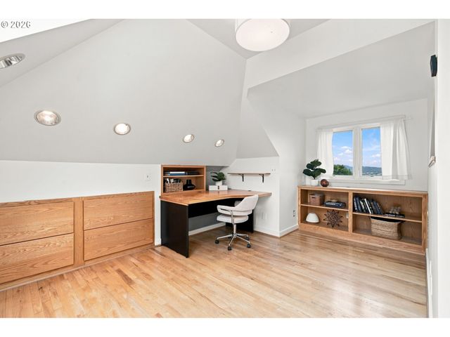 526 Se 65TH Ave, Portland, OR 97215