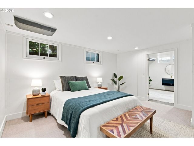 526 Se 65TH Ave, Portland, OR 97215