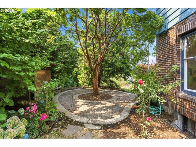 526 Se 65TH Ave, Portland, OR 97215