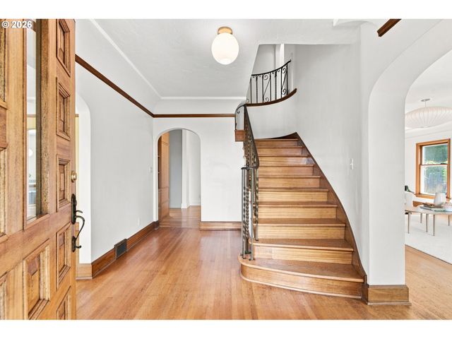 526 Se 65TH Ave, Portland, OR 97215