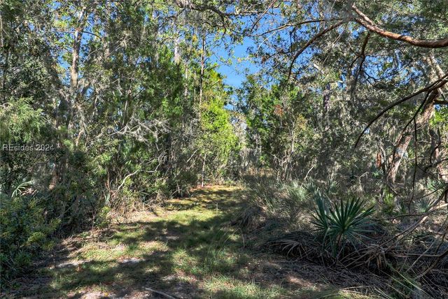 93 Bull Point Dr, Seabrook, SC 29940